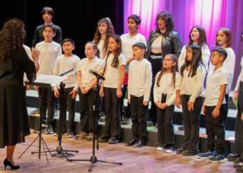 Gral. Roca| Coro de niños